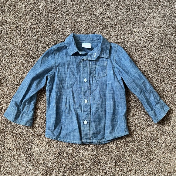 4-Pieces: 2 Button-Downs, 1 Corduroy Pants & 1 Black Pants, Size 18 Months - Picture 7 of 10